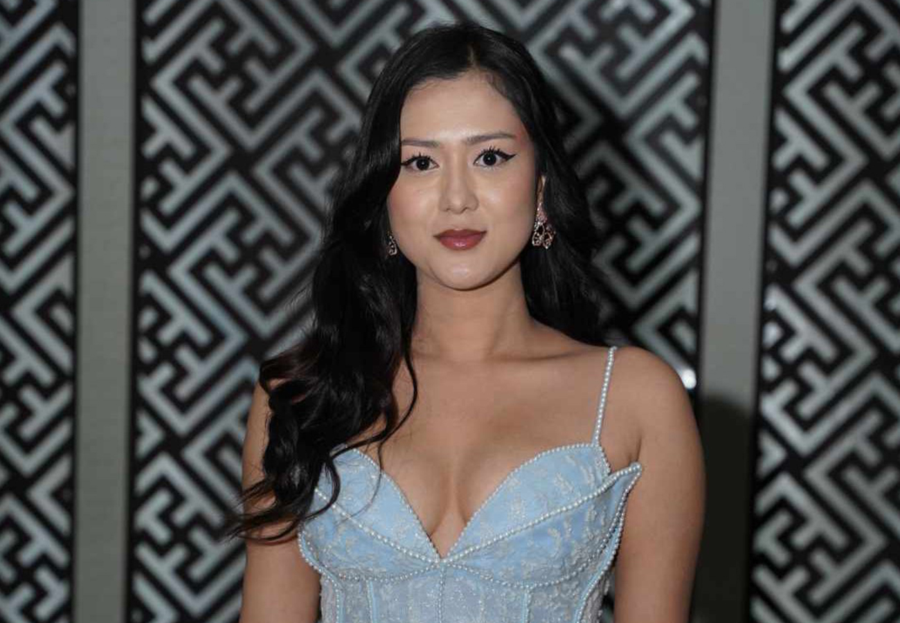 ‘बोल्ड’ उपासना